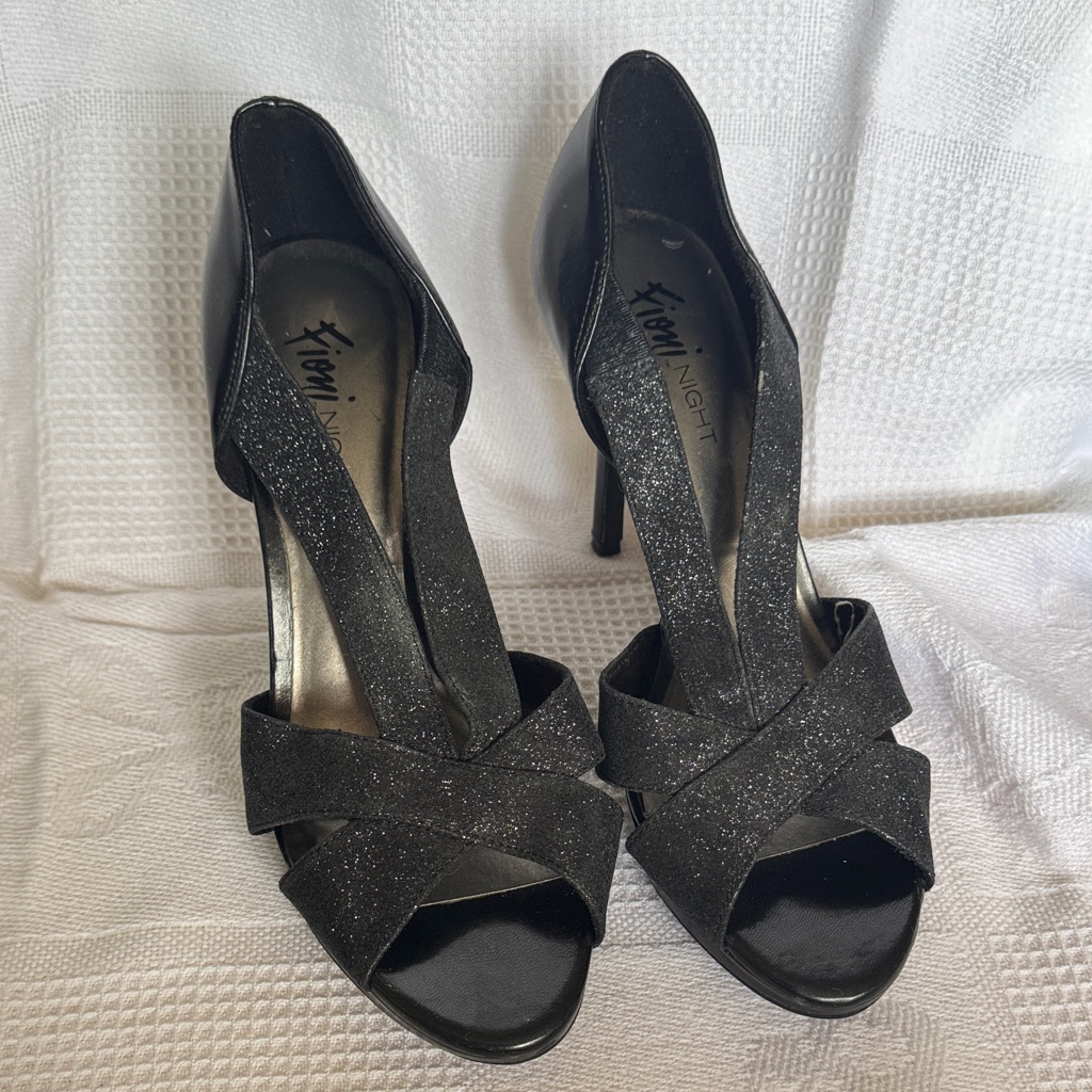 Fioni Clothing Sparkling Black Heels